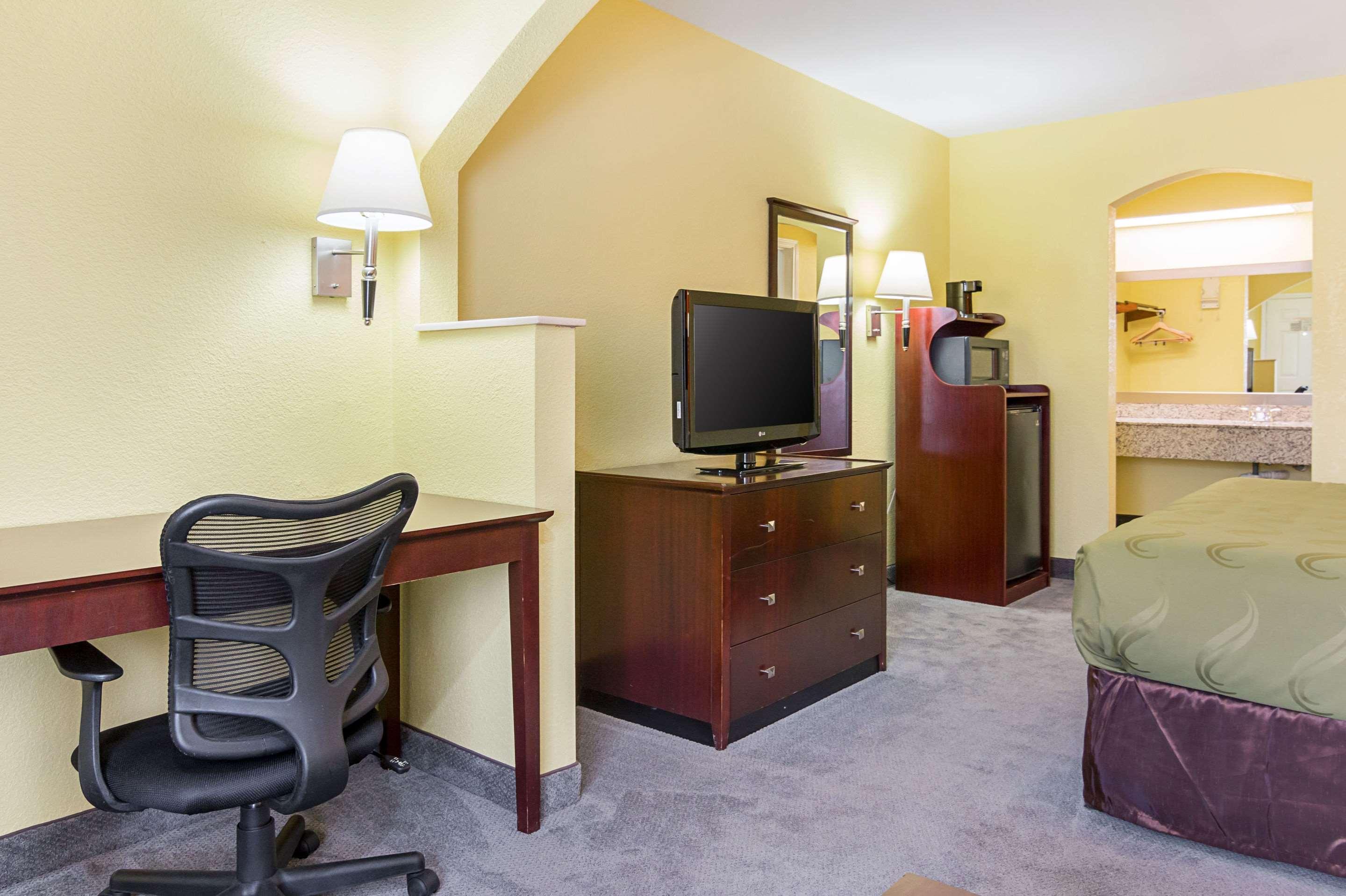Quality Inn Carthage Екстер'єр фото