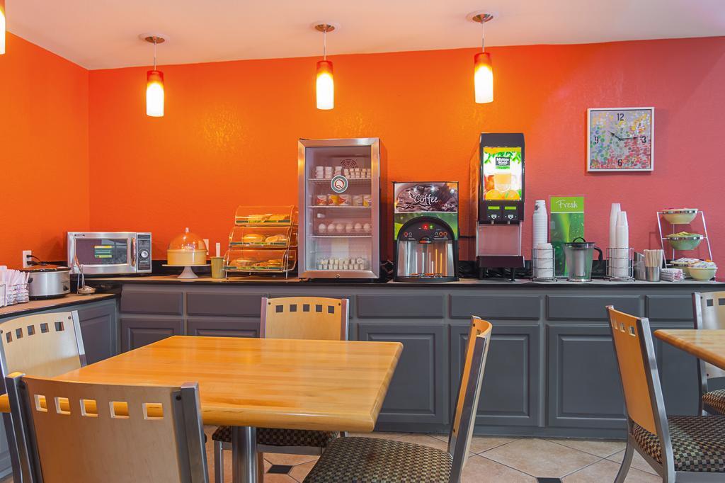 Quality Inn Carthage Екстер'єр фото