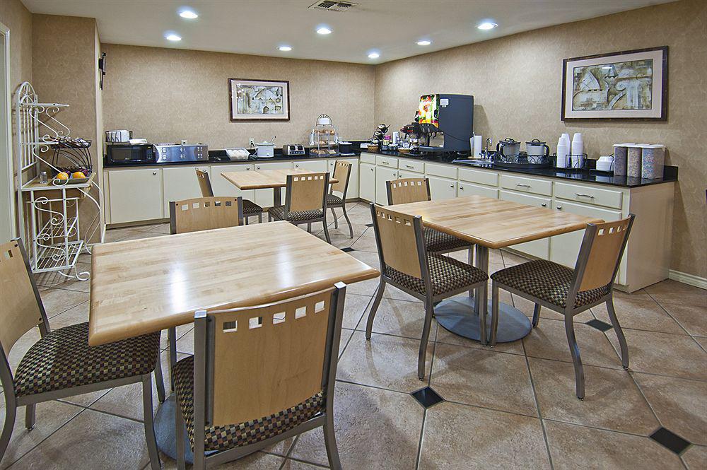 Quality Inn Carthage Ресторан фото